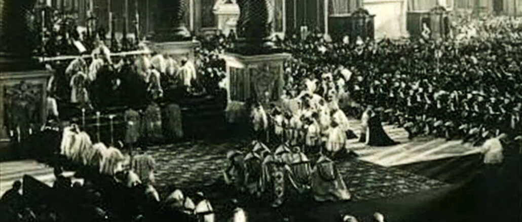 Papstmesse des heiligen Pius X. im Petersdom: Die Papstmesse ist nicht einfach der feierlichste, sondern der eigentliche Ausdruck der Heiligen Messe.