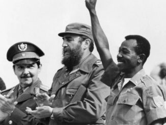 Mengistu Haile Mariam im Kreis ideologisch Gleichgesinnter (links von ihm Fidel Castro und Raul Castro) : Die Herrschaft von Äthiopiens sozialistischem Machthaber von 1974 bis 1991 kostete mindestens zwei Millionen Menschen das Leben