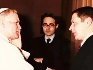 Agostino Sanfratello, der Gründer der Katholischen Allianz (Foedus Catholicum/Alleanza Cattolica), im Bild mit Johannes Paul II. und Roberto de Mattei (Mitte), ist Ende Mai verstorben