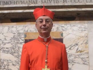 Kardinal Dominique Mamberti ist seit gestern der dienstälteste Kardinaldiakon unter den Papstwählern und wird der Welt den nächsten erwählten Papst verkünden