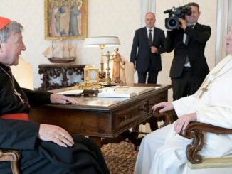 Kardinal George Pell mit Papst Franziskus, als dieser ihn im Oktober 2020, erst ein halbes Jahr nach seinem Freispruch, in Audienz empfing.