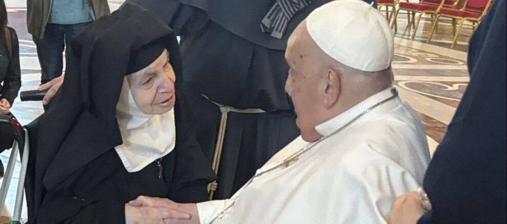 Im Petersdom kam es zur Begegnung zwischen einer 94jährigen Ordensfrau und Papst Franziskus Im Petersdom kam es zur Begegnung zwischen einer 94jährigen Ordensfrau und Papst Franziskus