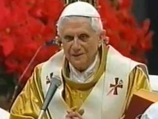Benedikt XVI. zelebrierte noch 2005, wie es seit fast 1600 Jahren in der Kirche Tradition war, eine Mitternachtsmesse. Leo XIV. nähert sich dieser Tradition wieder an.
