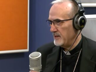 Kardinal Pizzaballa, lateinischer Patriarch von Jerusalem, und Kardinal Raï, maronitischer Patriarch des Libanon, äußerten ihre Hoffnung, die sie mit dem Papstbesuch im Libanon verbinden und auf ein Ende der Kämpfe im Gazastreifen.