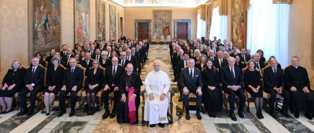Am Montag empfing Papst Leo XIV. Kolumbusritter aus den USA – und bezeichnete sich dabei selbst als "Stellvertreter Christi" auf Erden.