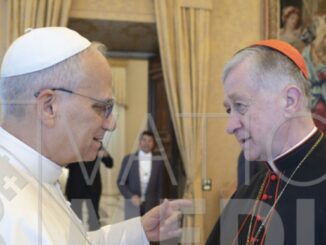 Papst Leo XIV. mit Kardinal Blase Cupich (Chicago)