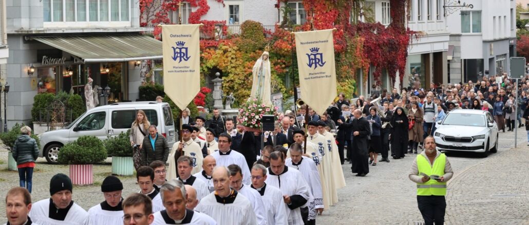 Auch in diesem Jahr fand wieder die Rosenkranzprozession der Militia Immaculatae in Einsiedeln statt