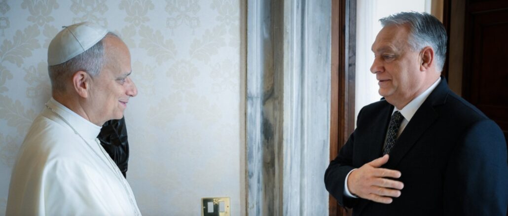 Um die Mittagszeit besuchte Ungarns Regierungschef Viktor Orbán den Vatikan, wo er von Papst Leo XIV. empfangen wurde. Um die Mittagszeit besuchte Ungarns Regierungschef Viktor Orbán den Vatikan, wo er von Papst Leo XIV. empfangen wurde.
