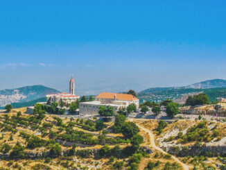 Das Kloster des heiligen Maron in Annaya im Berglibanon, wo sich das Grab des heiligen Scharbel befindet.