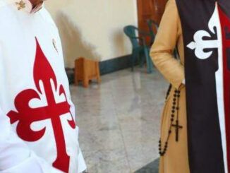 Die Herolde des Evangeliums, von Papst Franziskus unter kommissarische Verwaltung gestellt, ducken sich nicht einfach weg, sondern gegen der Welt eine 700 Seiten starke Dokumentation zur Hand, mit der die bergoglianische Willkür bis ins Detail aufgezeigt wird