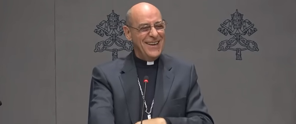 Kardinal Victor Manuel "Tucho" Fernández machte bei der Präsentation der lehrmäßigen Note Una caro eine "scherzhafte" Bemerkung...