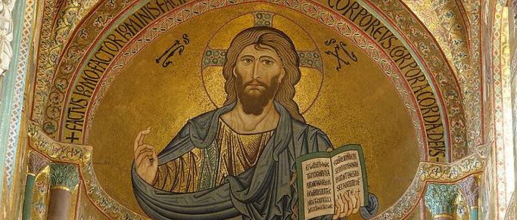 Jesus Christus, das alleinige Heil, als Pantokrator im Apsismosaik der Kathedrale von Cefalù auf Sizilien