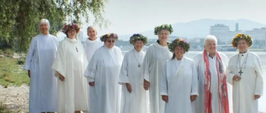Selbsternannte Priesterinnen mit Bischöfin (wenn schon, denn schon)