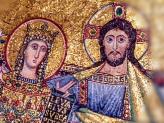 Mosaik der römischen Basilika Santa Maria in Trastevere, der ersten und ältesten öffentlichen Kirche Roms mit einem besonderen Detail: Christus sitzt nicht nur mit Maria auf einem gemeinsamen Thron, sondern legt Seine rechte Hand um die Gottesmutter, während diese mit ihrer Hand auf ihren Sohn verweist.