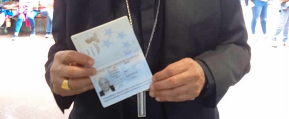 Dem venezolanische Kardinal Baltazar Porras wurde vom Regime sein Reisepaß zurückgegeben. Ob er nun reisen kann, ist allerdings noch nicht sicher.