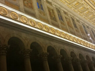 Die ununterbrochene Papstreihe in Sankt Paul vor den Mauern ist kulturhistorisch einzigartig. Demnächst wird das 267. Medaillon, jenes von Leo XIV., angebracht werden.