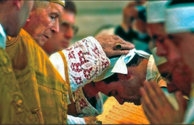 Die Priesterbruderschaft St. Pius X. (FSSPX) übermittelte allen italienischen Diözesanbischöfen ein eigens veröffentlichtes Buch, um auf die Lage der Kirche hinzuweisen und die bevorstehenden Bischofsweihen zu begründen