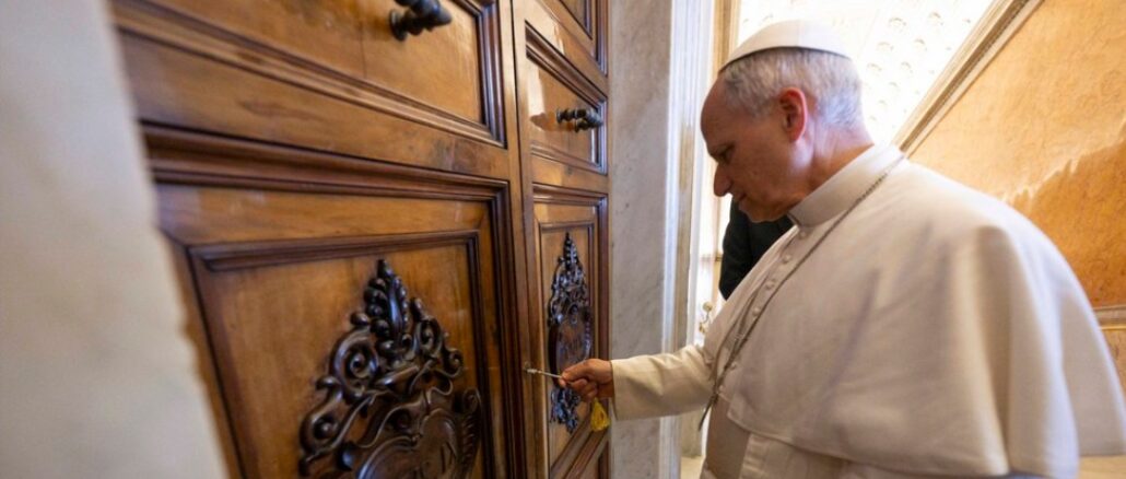 Der Moment der Rückkehr des Papstes am Samstag in den Apostolischen Palast