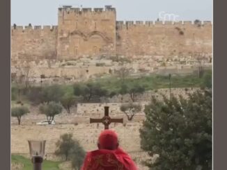 Von der Kirche Dominus flevit aus segnete Kardinal Pizzaballa, Lateinischer Patriarch von Jerusalem, am gestrigen Palmsonntag, die Stadt Jerusalem.