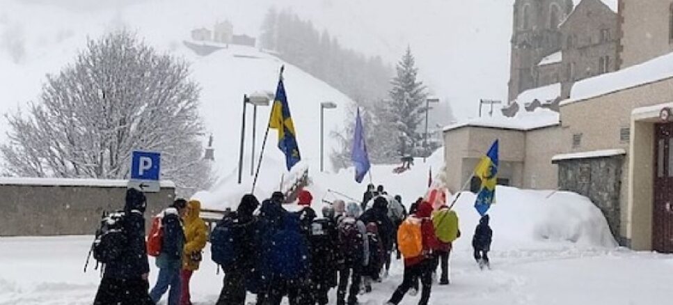 Bei Schnee und Nebel erreichten die Pilger der Tradition am 14. März das Marienheiligtum La Salette – wo sie eine unerfreiliche Überraschung erwartete