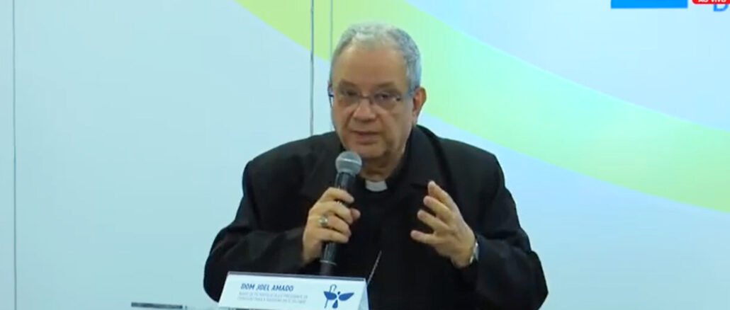 Msgr. Joel Amadao, Bischof von Petropolis und Vorsitzender Kommission für die Glaubenslehre der Brasilianischen Bischofskonferenz, sprach von einem "Recht" junger Katholiken auf den überlieferten Römischen Ritus. Neue Töne?