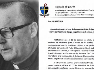 Links Msgr. Novak, rechts das gemeinsame Schreiben des derzeitigen Bischofs von Quilmes und des Provinzials der Steyler Missionare in Argentinien