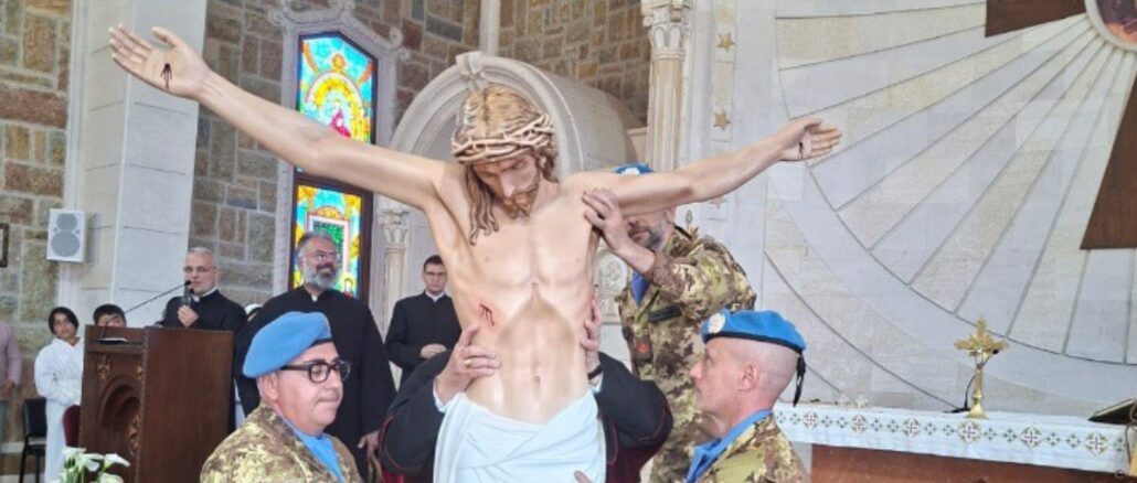 Der neue Corpus für das Kruzifix von Debel im Südlibanon. Es wurde nicht von Israel gestiftet, sondern auf Initiative des Militärpfarrers der UNO-Friedenstruppen