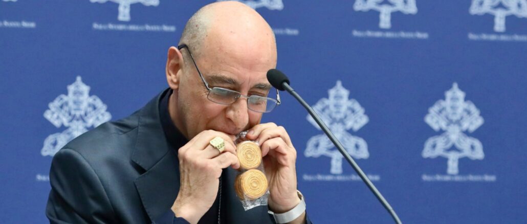 Kardinal Victor Manuel "Tucho" Fernández, Präfekt des Glaubensdikasteriums sprach in den vergangenen Tagen über die Priorität seines Dikasteriums und drohte der Piusbruderschaft mit Exkommunikation