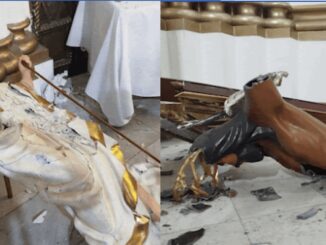 Zwei von zahlreichen Sakralfiguren, die in der Iglesia La Ermita in Cali (Kolumbien) zerstört wurden: im Bild zwei Christusfiguren