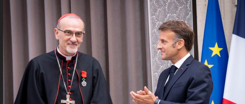 Kardinal Pizzaballa, Lateinischer Patriach von Jerusalem, wurde von Frankreichs Staatspräsident Emmanuel Macron zum Ritter der Ehrenlegion ernannt