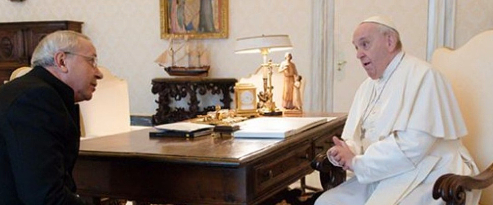 Der Künstlerpriester Marko Ivan Rupnik mit seinem Protektor Papst Franziskus. Ist das zweite Verfahren gegen den ehemaligen Jesuiten bereits entschieden?