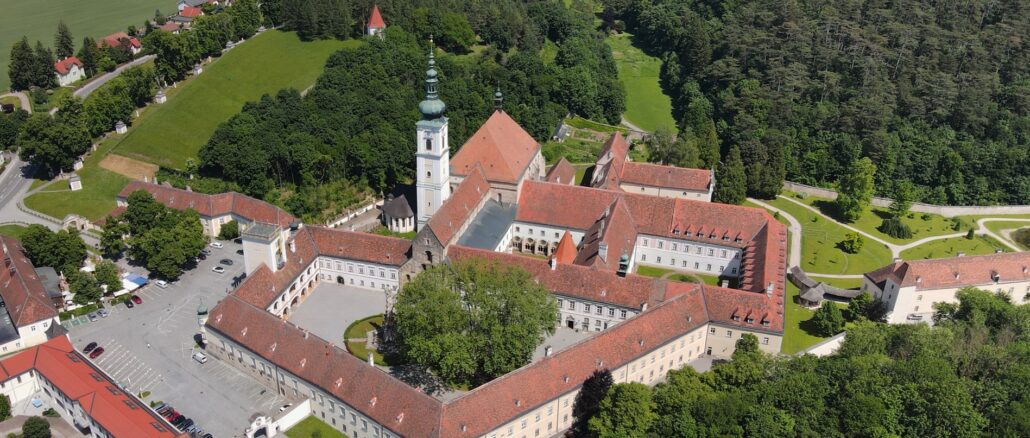 Will Rom das Stift Heiligenkreuz im Wienerwald, als blühendes Mönchskloster eine seltene Ausnahme im deutschen Sprachraum, "normalisieren"?