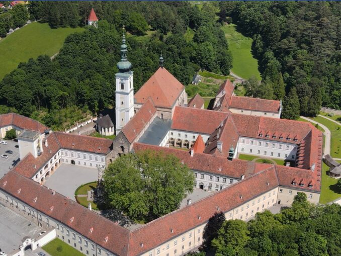 Will Rom das Stift Heiligenkreuz im Wienerwald, als blühendes Mönchskloster eine seltene Ausnahme im deutschen Sprachraum, "normalisieren"?