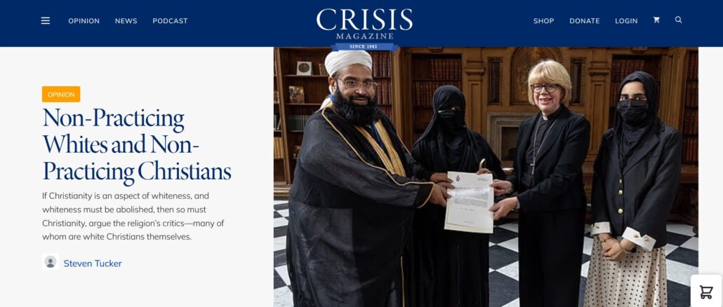 Die durchsichtigen Versuche der Anti-Weißen-Ideologie, das Christentum in den Schuldkult einzubeziehen und unter Anklage zu stellen. Das Bild zeigt die "Erzbischöfin" von Canterbury Sarah Mullally, wie sie den islamischen Religionsvertreter Hafiz Muhammad Tahir Mehmood Ashrafi (mit seiner Frau und einer Tochter) mit dem Hubert-Walter-Preis "für Versöhnung und interreligiöse Zusammenarbeit" ausgezeichnet.