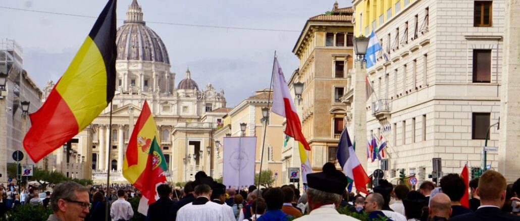 Die diesjährige Wallfahrt Ad Petri Sedem auf dem Weg zum Petersdom