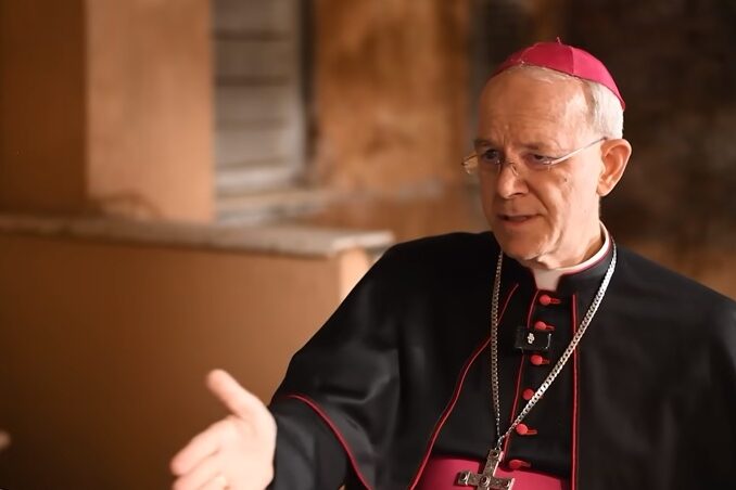 Bischof Athanasius Schneider erhebt schwere Vorwürfe gegen das politische Establishment Europas, aber auch die Kirchenführung, eine Massenmigration zum Nachteil der europäischen Völker und der christlichen Identität des Kontinents zu unterstützen