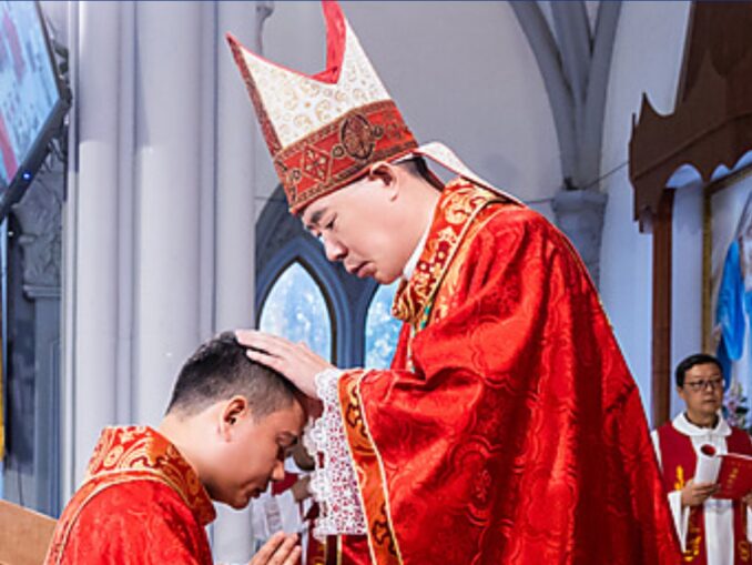 In der Volksrepublik China wurde mit Ding Zuyao ein neuer Bischof für Haimen geweiht. Die Kommunistische Partei traf die Auswahl, der Papst bestätigte nachträglich.