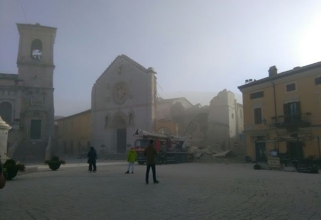 Die zerstörte Klosterkirche von Norcia