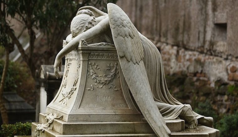 Neue Instruktion der Glaubenskongregation über die Beisetzung der Toten und die Aufbewarhung der Asche von Verstorbenen. Der radikale Wandel der Bestattungssitten in den vergangenen 140 Jahren