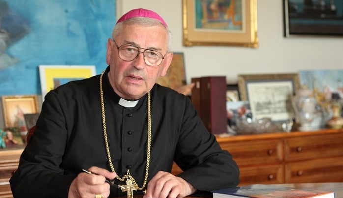 Bischof Tadeusz Pieronek über die päpstliche Fußwaschung an moslemischen Asylanten und Frauen