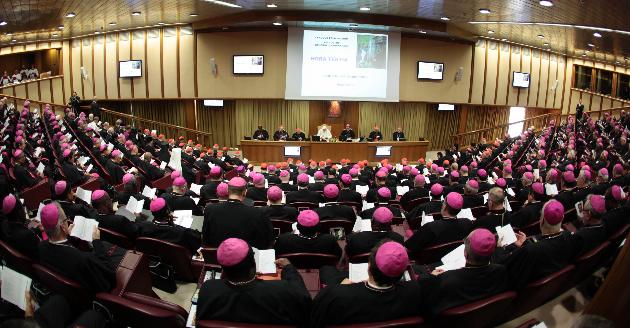 Austen Ivereigh, der Enthüller des Teams Bergoglio mutmaßt: Nächste Bischofssynode über das Priestertum zur Abschaffung des Zölibats