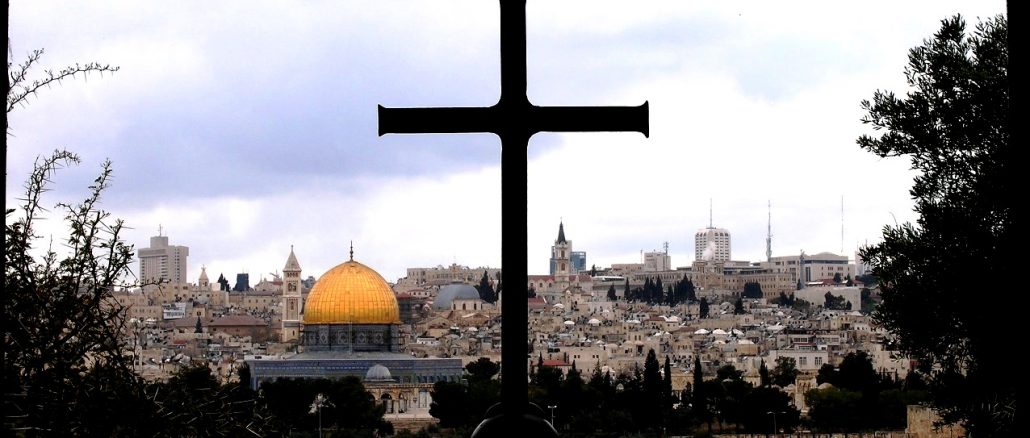 Blick von der Kirche Dominus flevit auf den Tempelberg in Jerusalem. Wenn Jesus nicht auch für das Heil der Juden gekommen wäre, hätte er nicht über Jerusalem weinen müssen.
