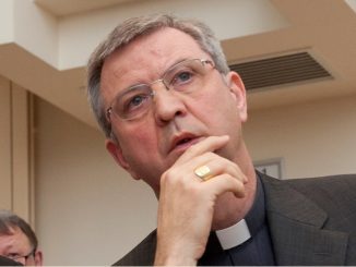 Bischof Johan Bonny von Antwerpen wurde wegen seiner homophilen Aussagen von katholischen Laien in Rom zur Anzeige gebracht.