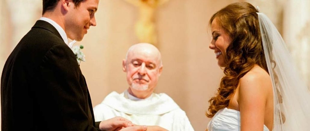 Drei Bischöfe "aus der Peripherie" richten einen Gebetsaufruf an das gläubige Volk: Gebetsaufruf aus der Peripherie: damit Papst Franziskus die unveränderliche Praxis der Kirche von der Wahrheit der Unauflöslichkeit der Ehe bekräftige