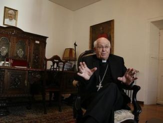 Erzbischof Barrio läßt eine offiziöse Version zur Priesterweihe von zwei Homosexuellen verbreiten: "Ja, sie sind homosexuell, aber nicht praktizierend".
