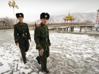 Grenzsoldaten an der nordkoreanisch-chinesischen Grenze