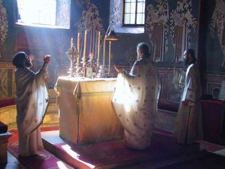 Heilige Liturgie: Zelebratonsrichtung versus Deum, dem Osten zugewandt, aus dem der Herr wiederkommt