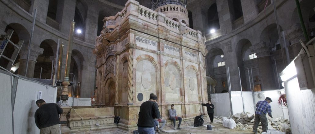 Restaurierte Ädikula über dem Heiligen Grab in der Grabeskirche von Jerusalem