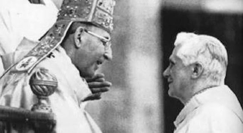 Papst Johannes Paul II. mit Joseph Kardinal Ratzinger (1978)