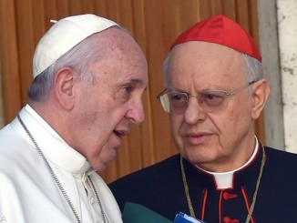 Kardinal Baldisseri und Papst Franziskus